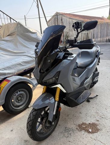 מודעת רכב סאן יאנג ADX400