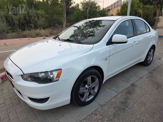 מודעת רכב מיצובישי לנסר