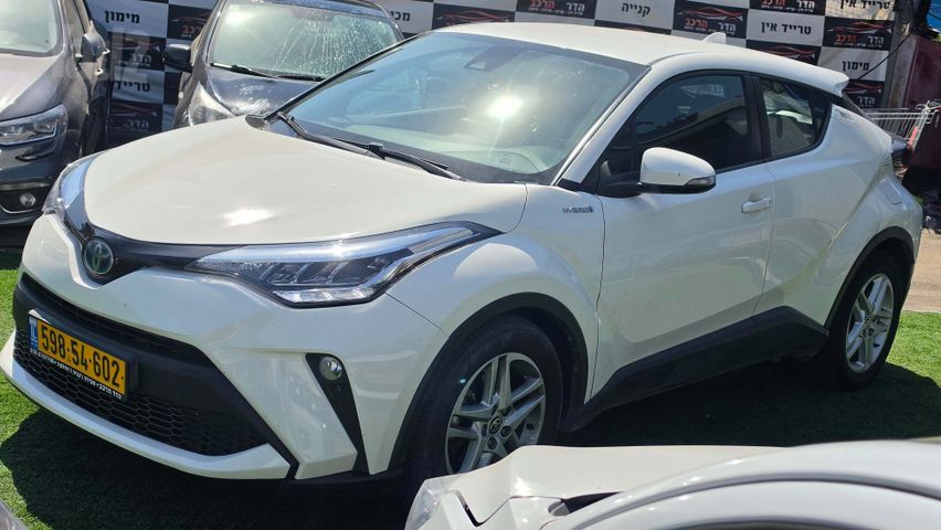 מודעת רכב טויוטה C-HR