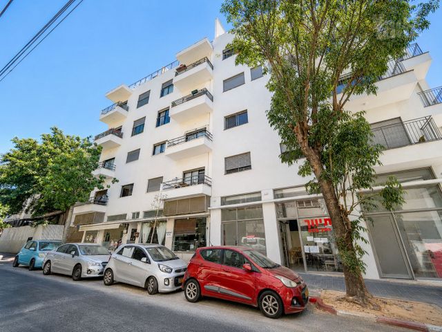 Tel Aviv-Yafo, Israel 4