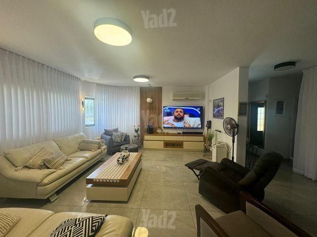 אלכסנדר סשה ארגוב 32