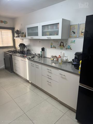 Holon, Israel 3