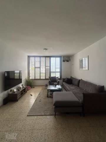 Herzliya, Israel 4