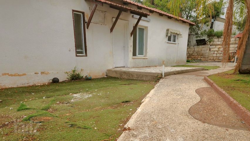 Holon, Israel 4