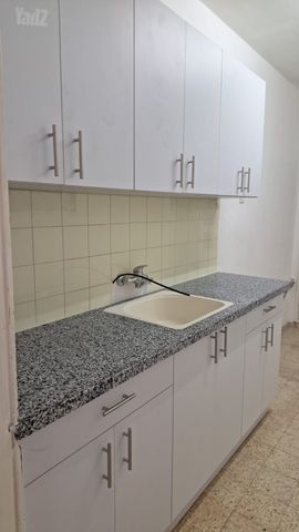 השרון 1