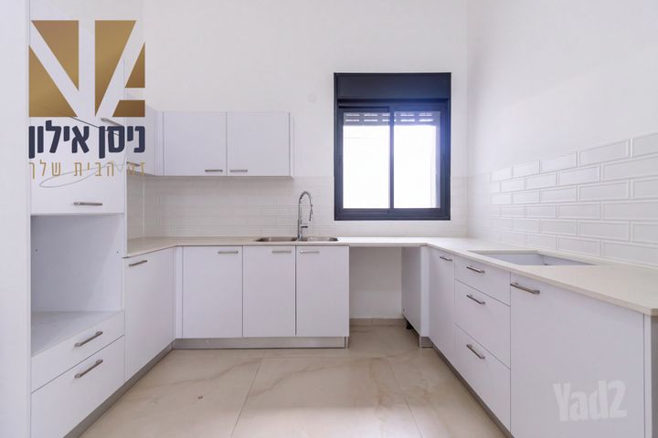 Petah Tikva, Israel 5