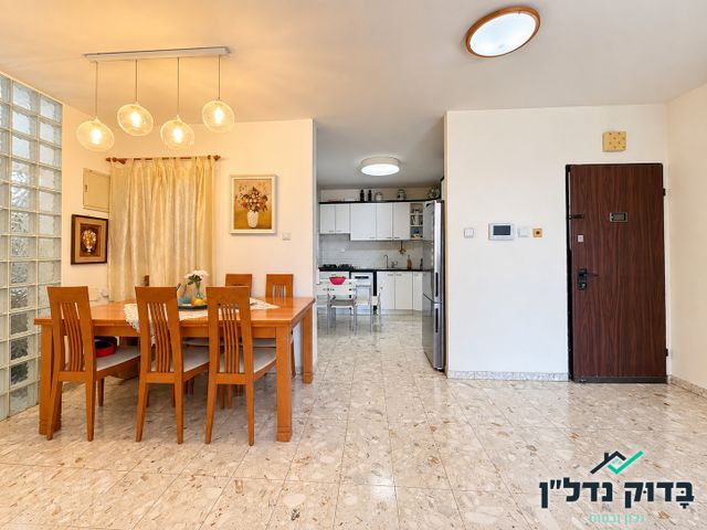 Holon, Israel 3