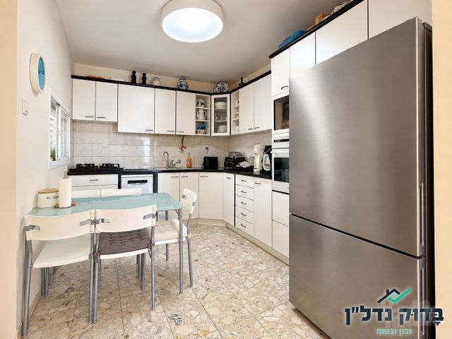 Holon, Israel 4
