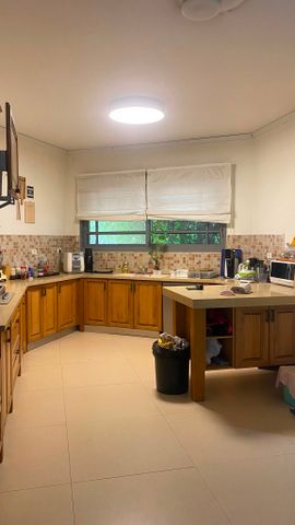 Herzliya, Israel 10