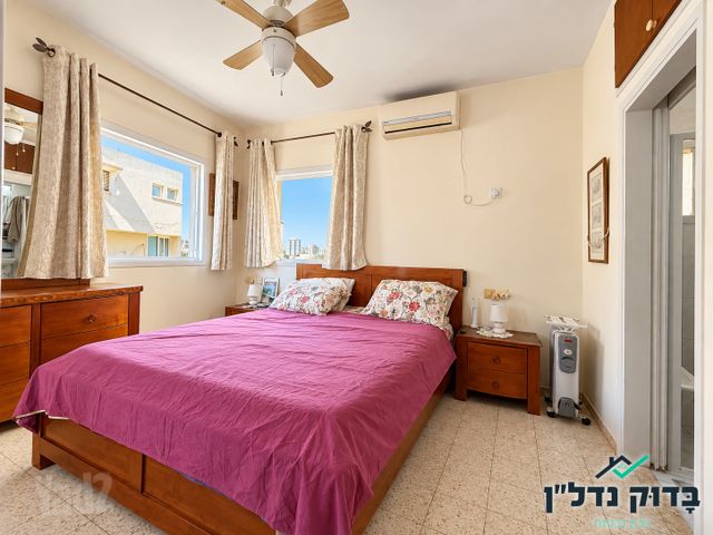Holon, Israel 5