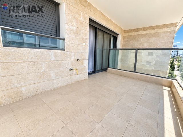 יקינטון 8