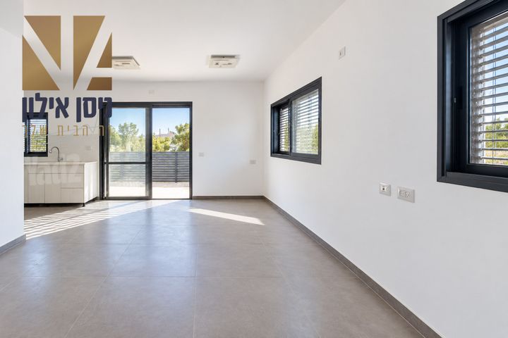 Petah Tikva, Israel 4