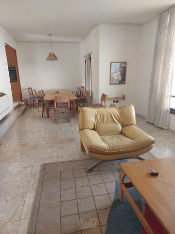 Holon, Israel 3