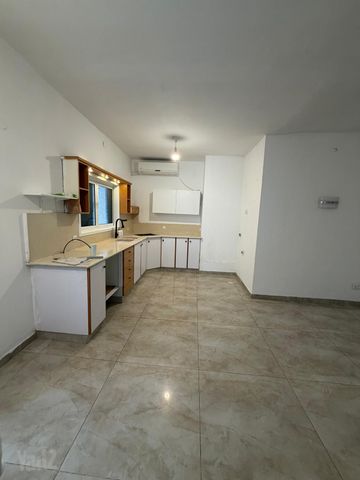 Petah Tikva, Israel 3
