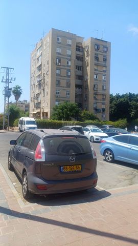 מודעת רכב מאזדה 5