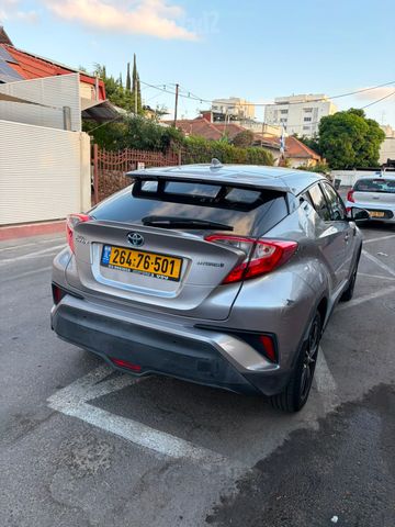 מודעת רכב טויוטה C-HR