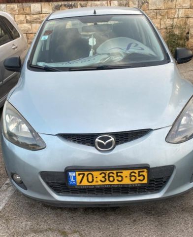 מודעת רכב מאזדה 2