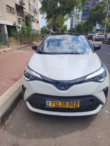 מודעת רכב טויוטה C-HR