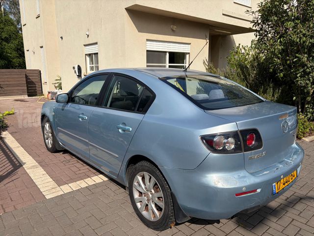 מודעת רכב מאזדה 3