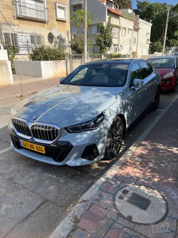 מודעת רכב ב מ וו סדרה 5