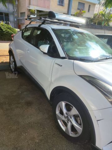 מודעת רכב טויוטה C-HR