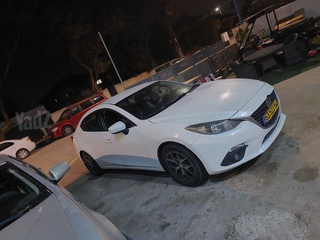 מודעת רכב מאזדה 3