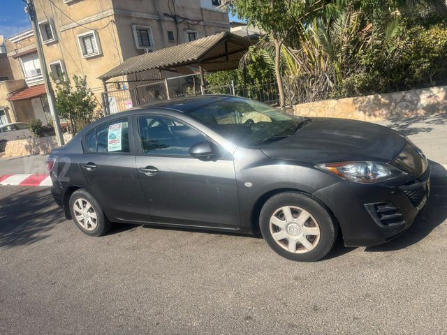 מודעת רכב מאזדה 3