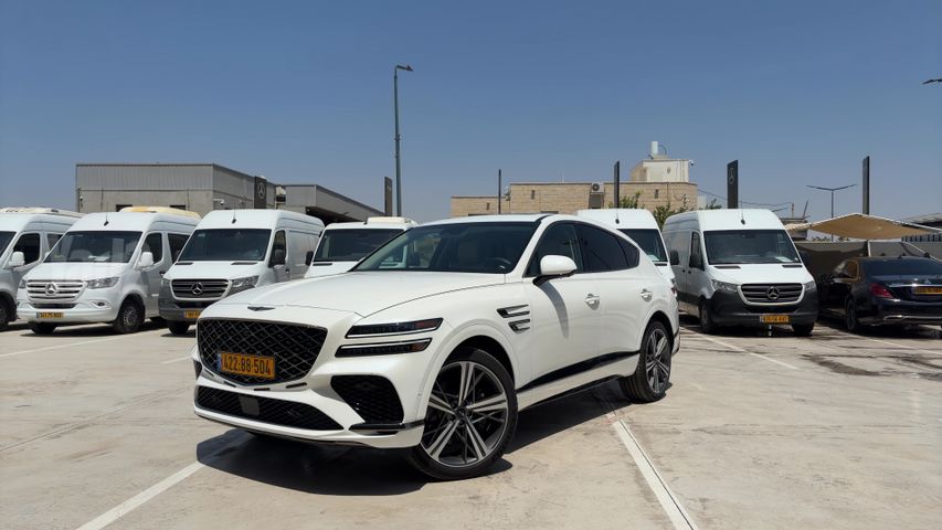 מודעת רכב ג'נסיס GV80