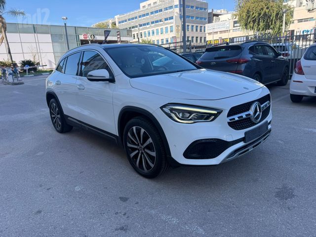 מודעת רכב מרצדס-בנץ GLA 1