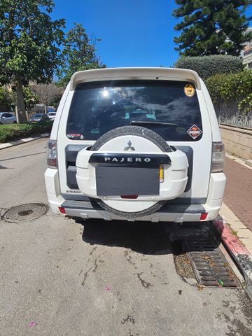 מודעת רכב מיצובישי פג'רו