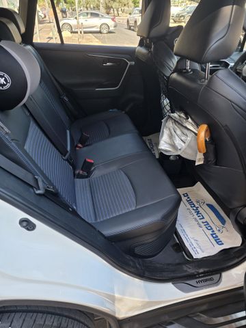 מודעת רכב טויוטה RAV4