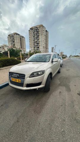 מודעת רכב אאודי Q7