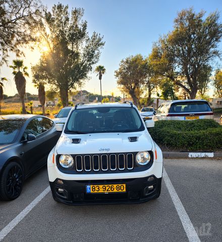 מודעת רכב ג'יפ רנגייד