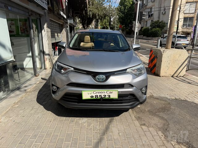 מודעת רכב טויוטה RAV4
