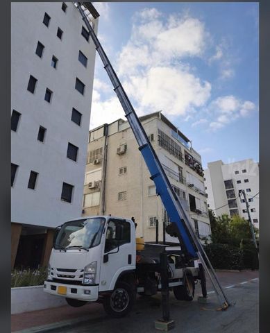 מודעת רכב מנוף