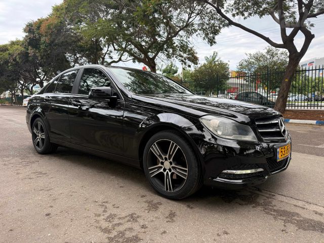 מודעת רכב מרצדס-בנץ C-class