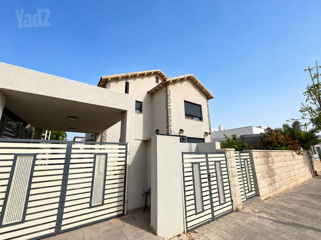ברוש 37