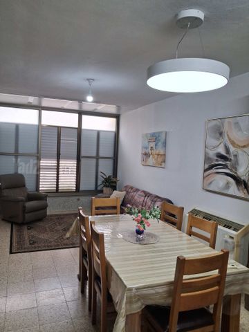 הרב אברמסקי 37
