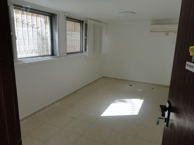 דירה למכירה בירושלים — 3
