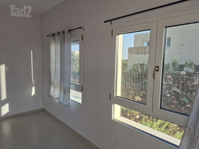 גינת אגוז 1