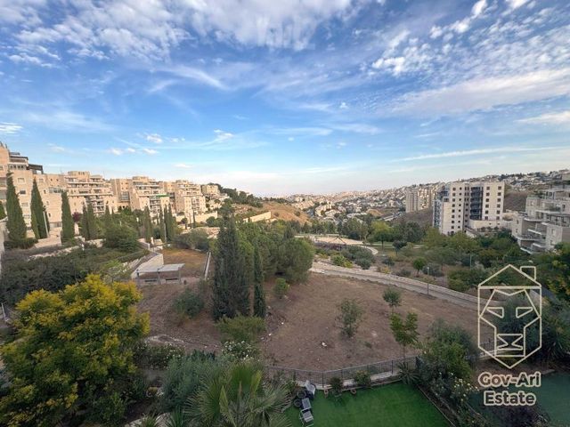 דירה למכירה בירושלים (תיווך) — 3