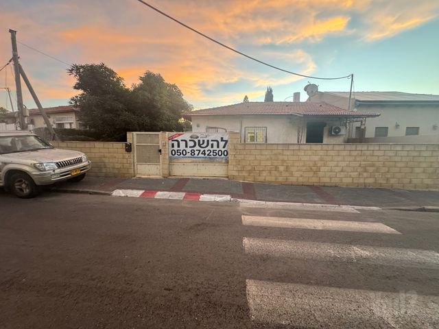 מרכז מזרחי