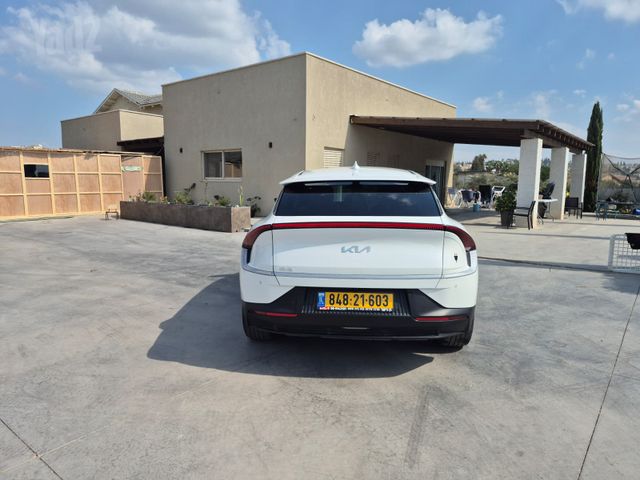 מודעת רכב קיה EV6