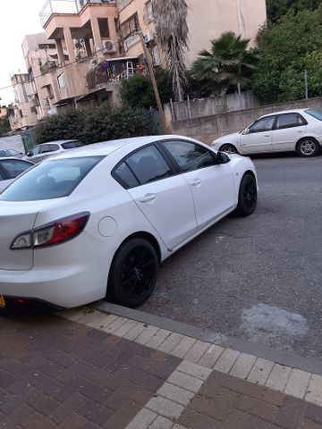 מודעת רכב מאזדה 3
