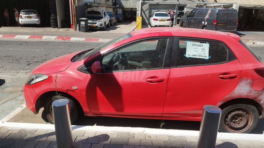 מודעת רכב מאזדה 2