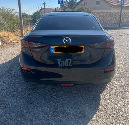 מודעת רכב מאזדה 3