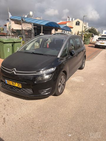 C4 פיקאסו Comfort Pack אוט׳ דיזל מיניוואן / MPV 7 מק 2.0 (149 כ״ס)