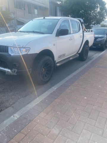 מודעת רכב מיצובישי טרייטון / L200