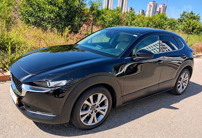 מודעת רכב מאזדה CX-30 1