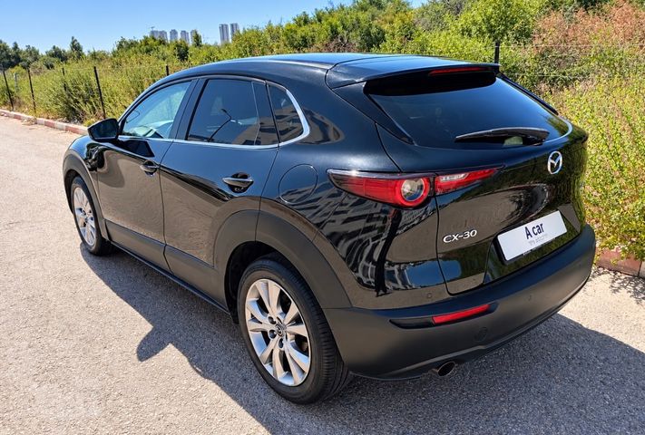 מודעת רכב מאזדה CX-30 2